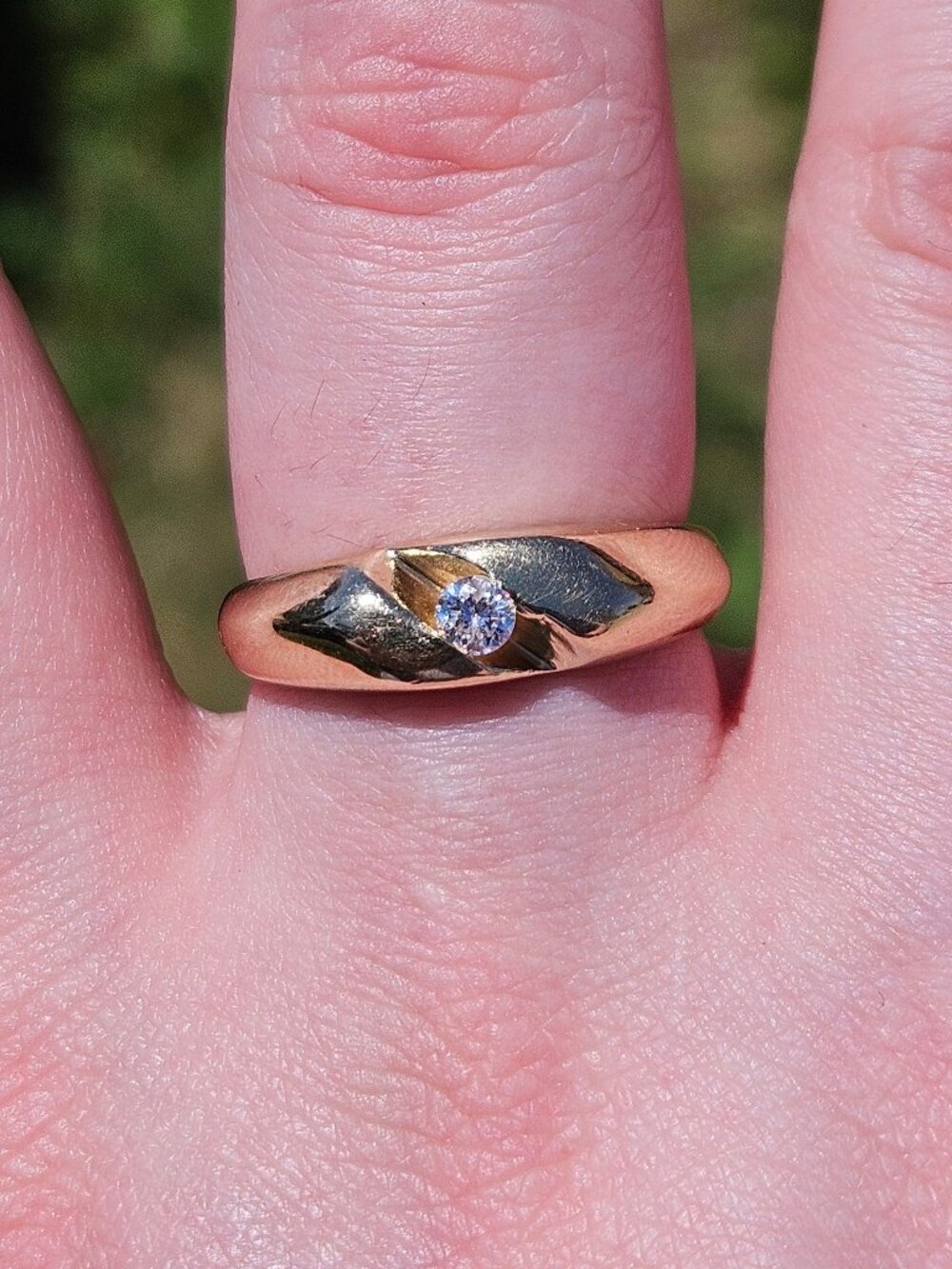 14K Yellow Gold Tension Set Diamond Solitaire Imitation Bypass Ring Size 9.25